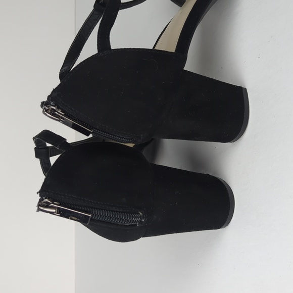 CATO Women's Black Suede T-Bar Round Toe Block Heels Size 9 - Picture 4 of 5